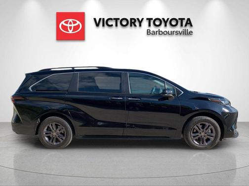 Midnight Black Metallic 2024 Toyota Sienna Woodland Edition