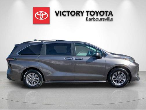 2024 Toyota Sienna XLE
