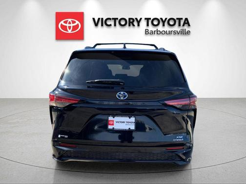 2024 Toyota Sienna XSE 7 Passenger