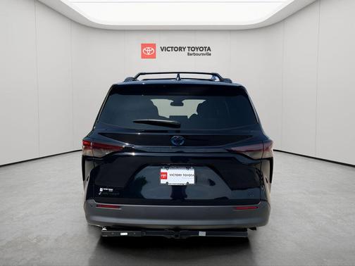 2025 Toyota Sienna Woodland Edition