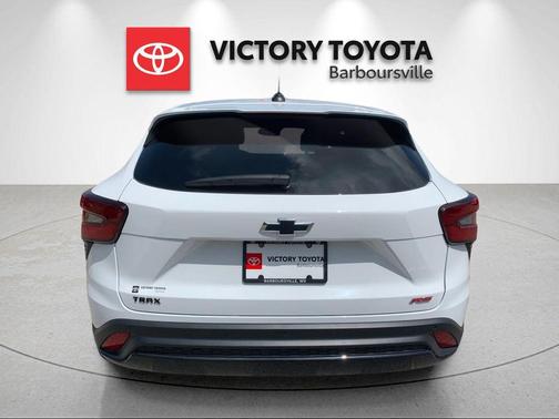 Summit White 2025 Chevrolet Trax FWD 1RS