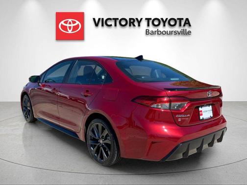 Ruby Flare Pearl/Midnight Black Metallic 2024 Toyota Corolla XSE