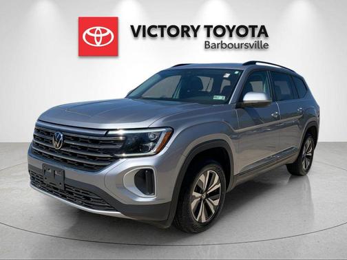Silver Mist Metallic 2024 Volkswagen Atlas 2.0T SE