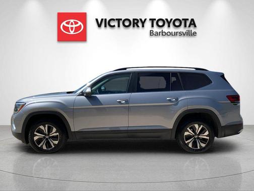 Silver Mist Metallic 2024 Volkswagen Atlas 2.0T SE