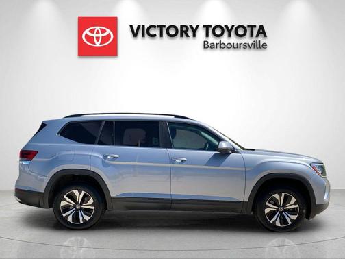 Silver Mist Metallic 2024 Volkswagen Atlas 2.0T SE
