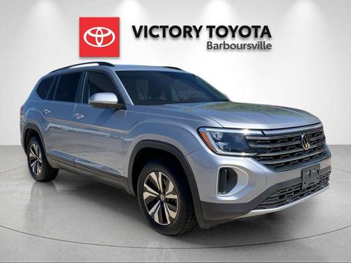 Silver Mist Metallic 2024 Volkswagen Atlas 2.0T SE