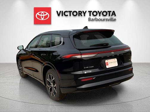 2025 Toyota Crown Signia XLE