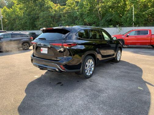 2025 Toyota Highlander Limited