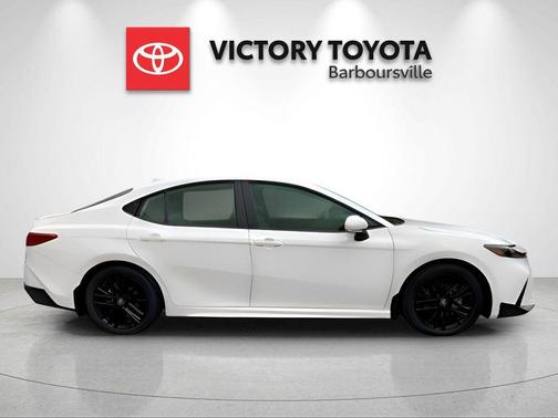 Ice 2026 Toyota Camry SE