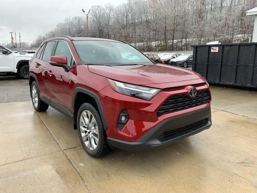 2025 Toyota RAV4 XLE Premium