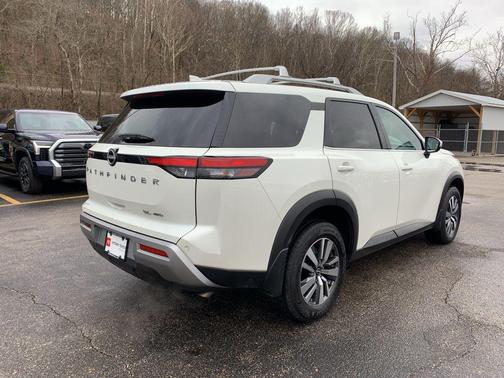 2024 Nissan Pathfinder SL 4WD