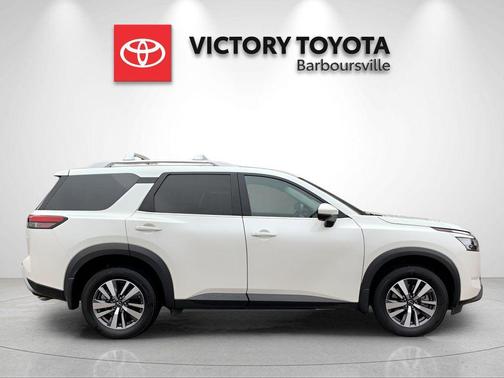 2024 Nissan Pathfinder SL 4WD