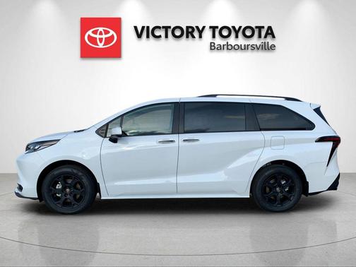 Ice 2026 Toyota Sienna Woodland Edition