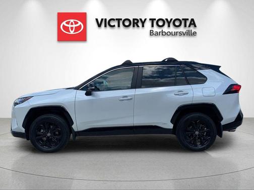 Wind Chill Pearl/Midnight Black Metallic 2024 Toyota RAV4 Hybrid SE