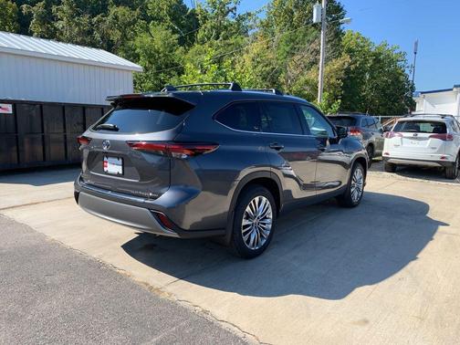 2025 Toyota Highlander Platinum