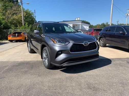 2025 Toyota Highlander Platinum