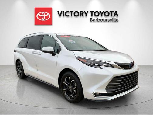 2025 Toyota Sienna Platinum