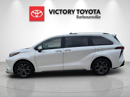 2025 Toyota Sienna Platinum