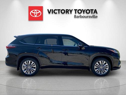Midnight Black Metallic 2026 Toyota Highlander Platinum