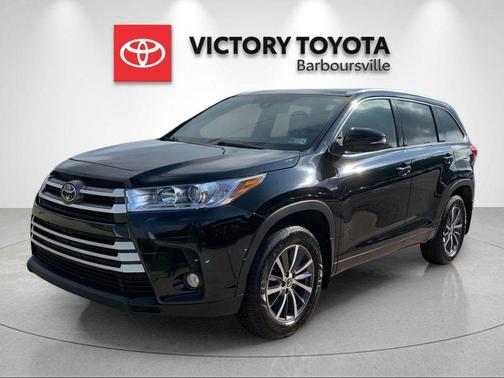 Midnight Black Metallic 2017 Toyota Highlander XLE