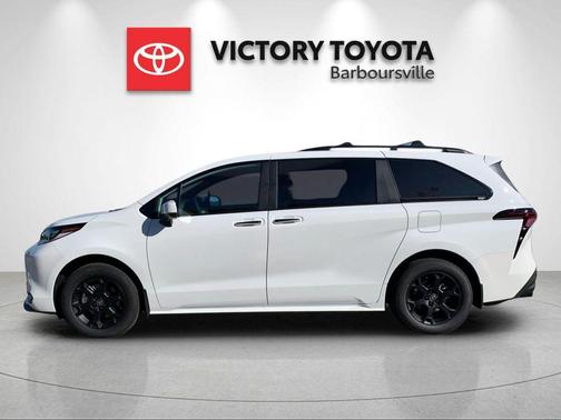 Ice 2026 Toyota Sienna Woodland Edition