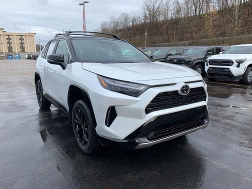 2025 Toyota RAV4 Hybrid SE