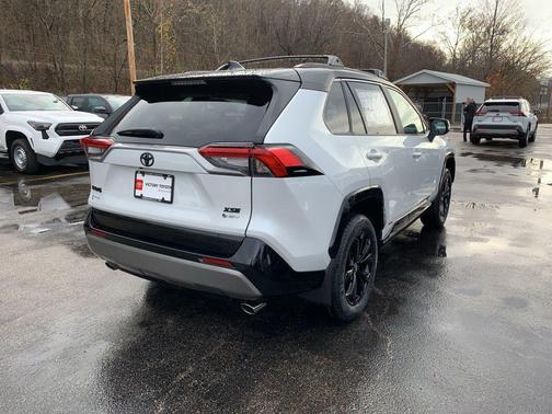 2025 Toyota RAV4 Hybrid SE