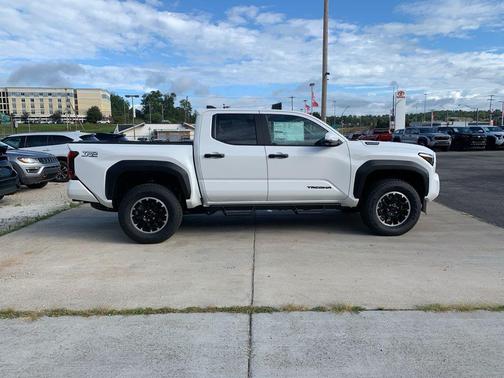 2025 Toyota Tacoma TRD Off Road