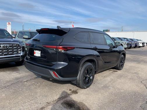 2024 Toyota Highlander Hybrid XLE