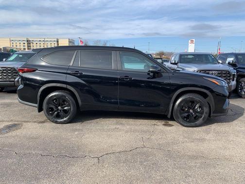 2024 Toyota Highlander Hybrid XLE