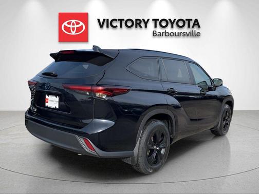 2024 Toyota Highlander Hybrid XLE