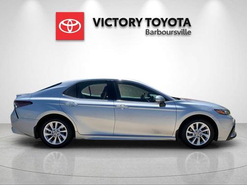Celestial Silver Metallic 2023 Toyota Camry SE
