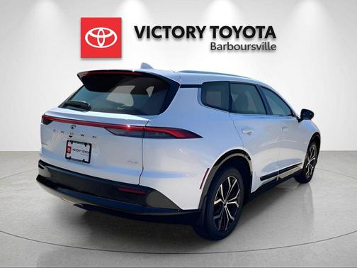 2025 Toyota Crown Signia XLE