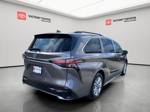 2021 Toyota Sienna XSE 7 Passenger