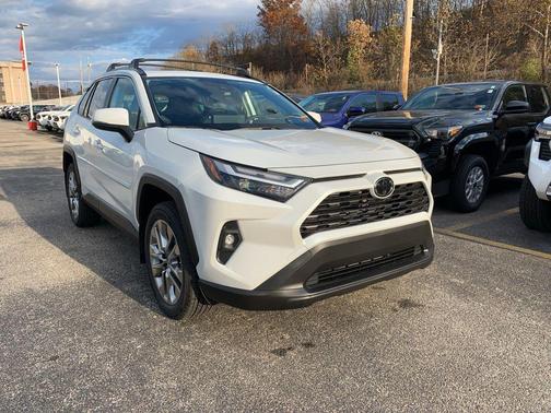 2025 Toyota RAV4 XLE Premium