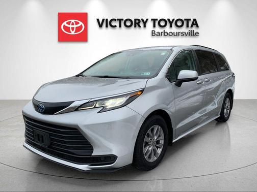 2023 Toyota Sienna LE