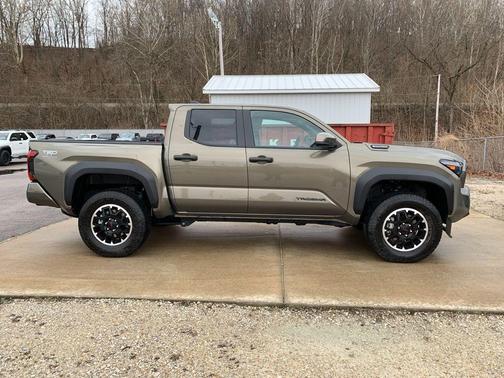 2025 Toyota Tacoma Hybrid TRD Off Road