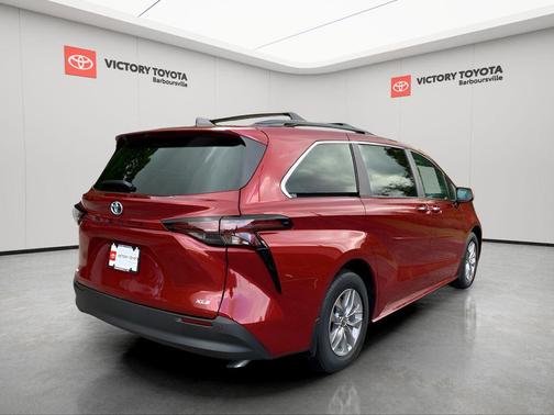 2025 Toyota Sienna XLE 7 Passenger