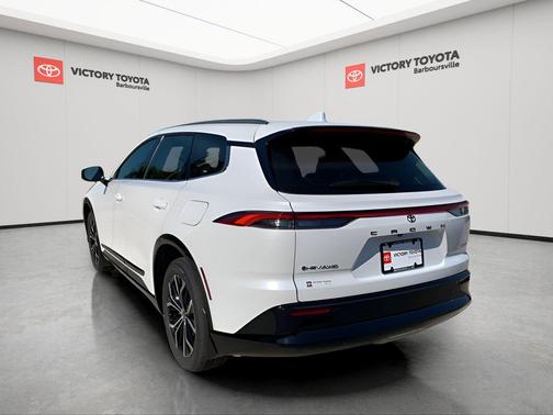 2025 Toyota Crown Signia XLE