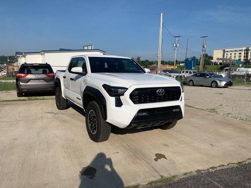 2025 Toyota Tacoma TRD Off-Road