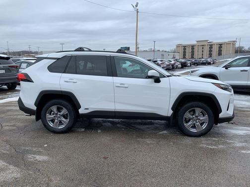 2025 Toyota RAV4 Hybrid XLE