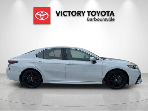 2024 Toyota Camry Hybrid SE