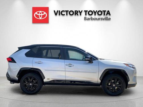 2022 Toyota RAV4 Hybrid SE