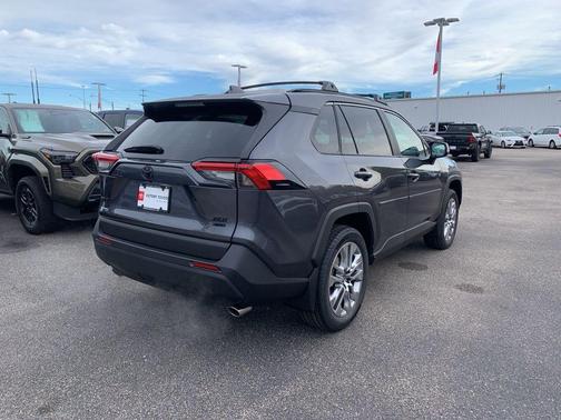 2025 Toyota RAV4 XLE Premium