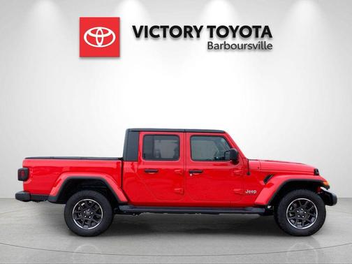 Firecracker Red Clearcoat 2022 Jeep Gladiator Overland