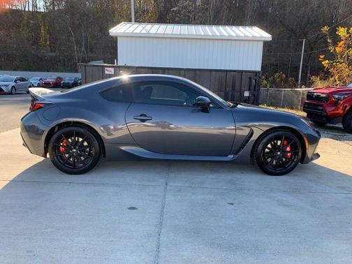 2025 Toyota GR86 Premium