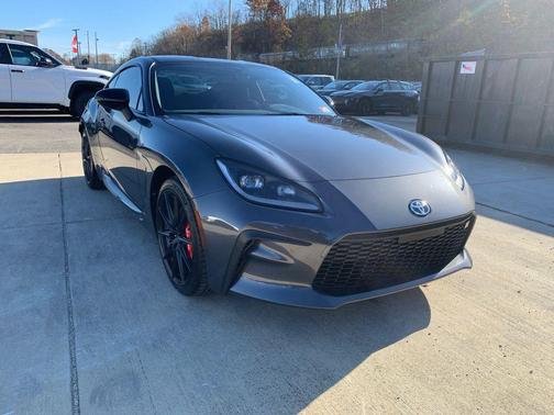2025 Toyota GR86 Premium