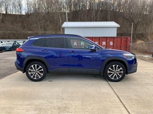 2024 Toyota Corolla Cross XLE