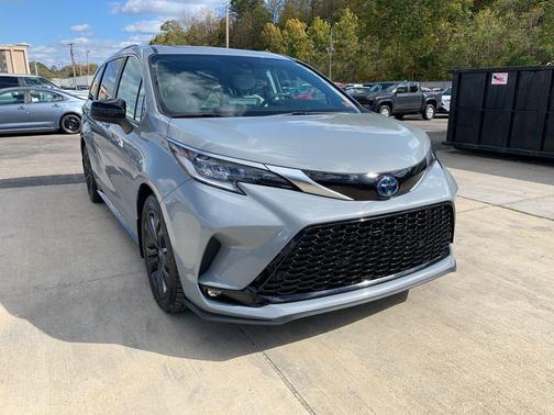 2023 Toyota Sienna XSE 7 Passenger