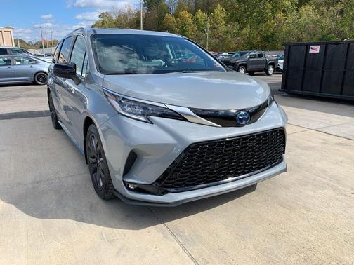 2023 Toyota Sienna XSE 7 Passenger